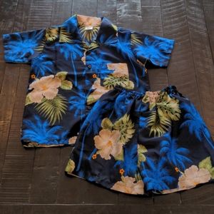 Hawaiian shirt and shorts set